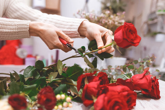 Keep Fresh Cut Flowers Beautiful at Home for Days