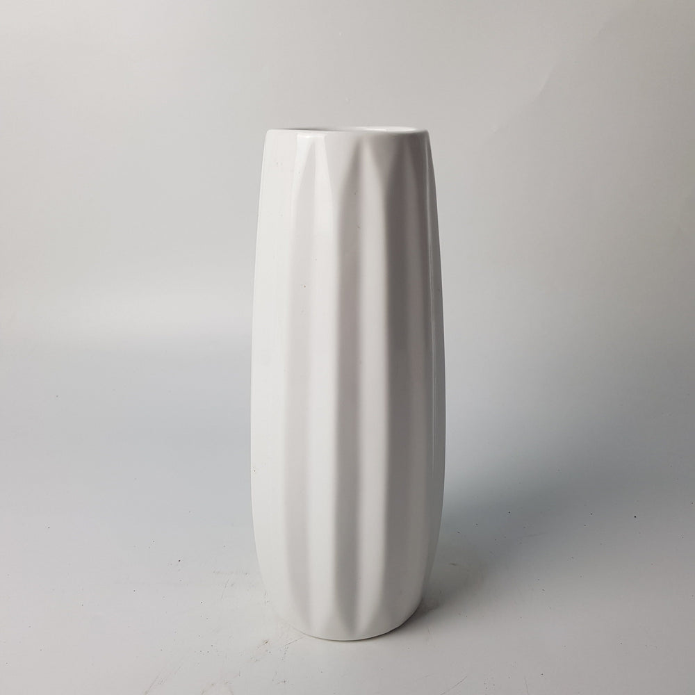 Ceramic Vase (7cm x 23.5cm)