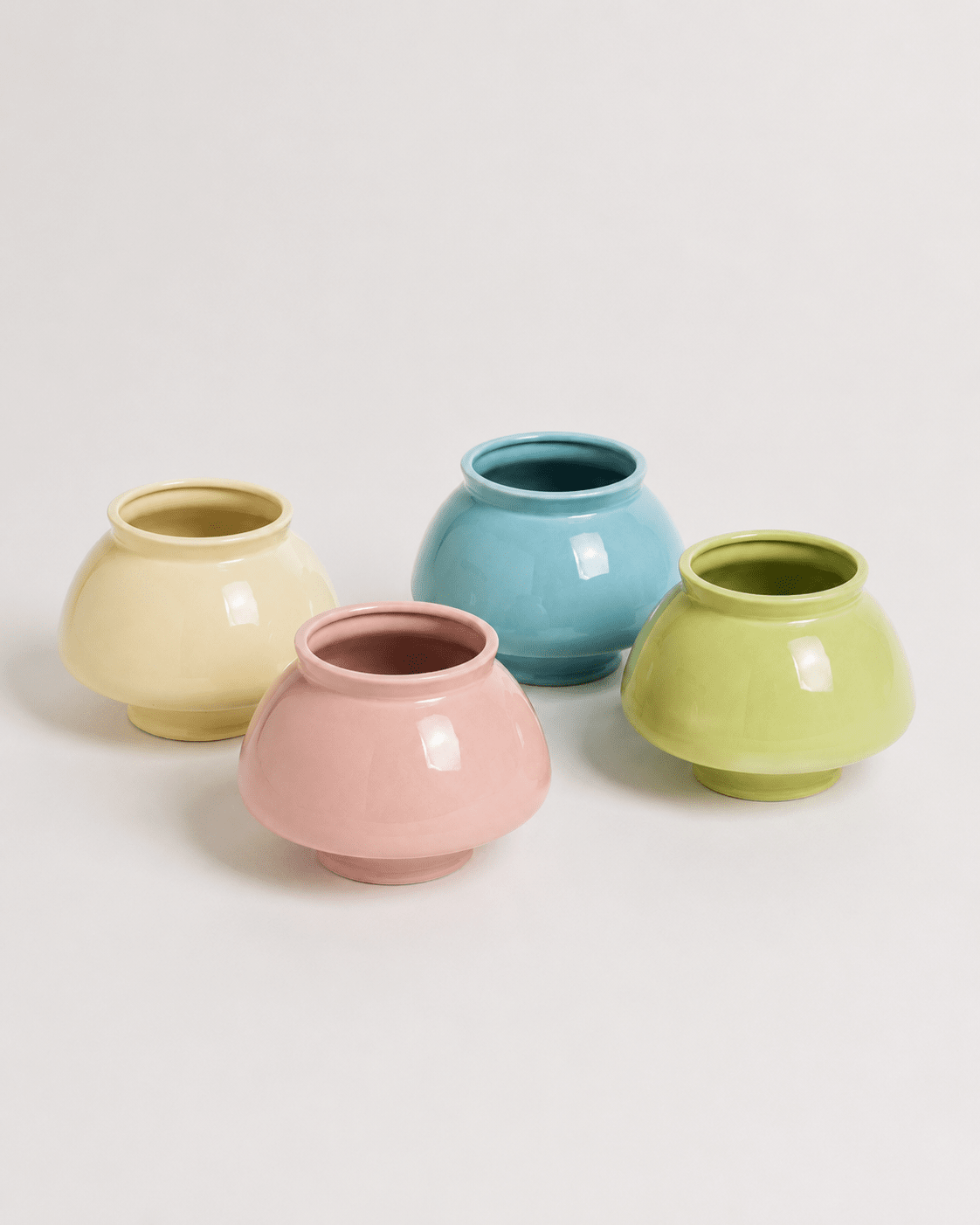 Ceramic Pot Curve Base