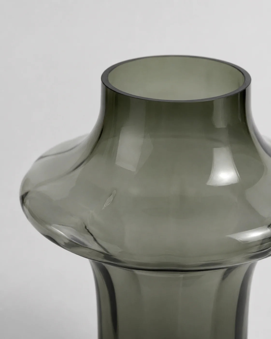 Glass Vase Mid-Level Donut Shape