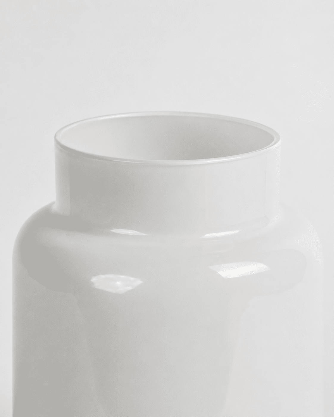 Glass Vase White 15x18cm