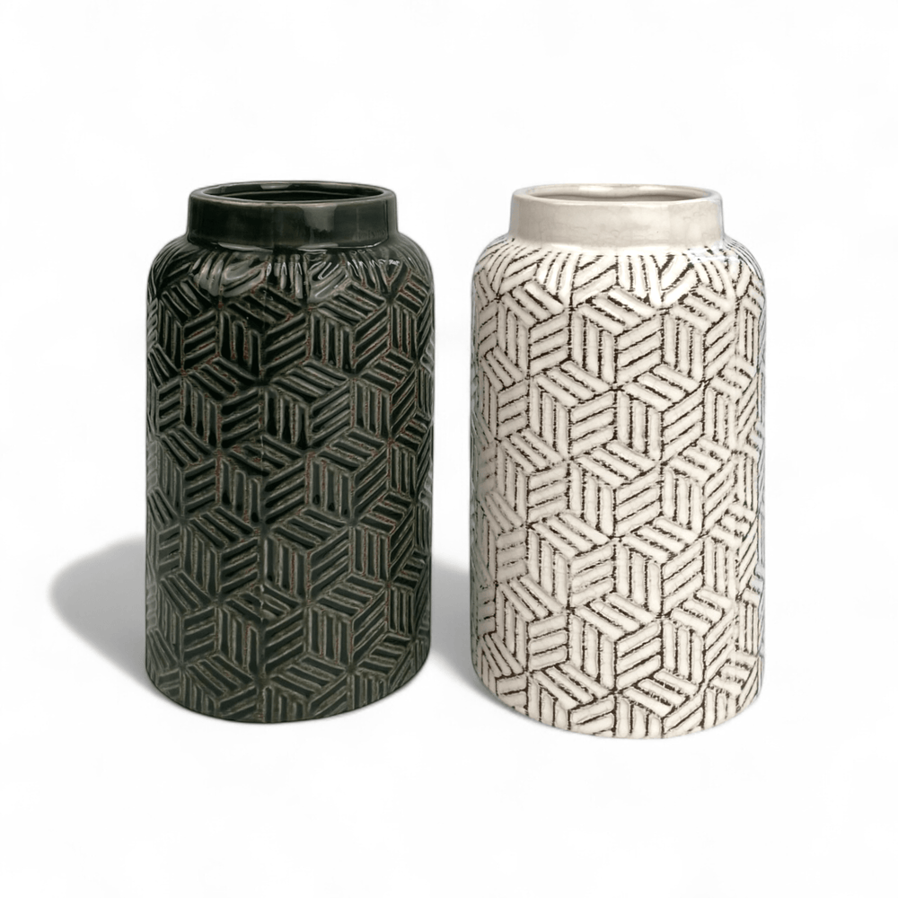 Ceramic With Pattern 11.3cm(D) x 21cm(H)